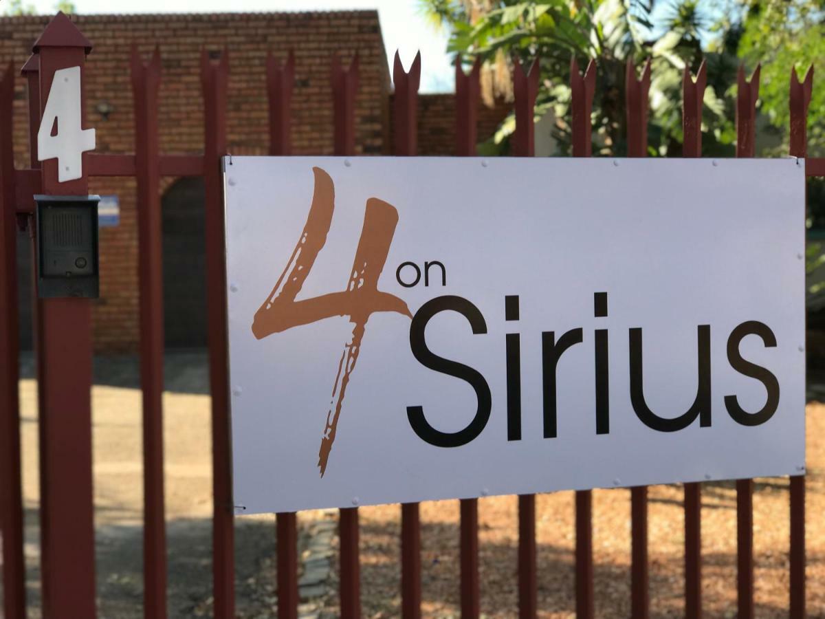 4 On Sirius Hotel โพเลอกวาเน ภายนอก รูปภาพ